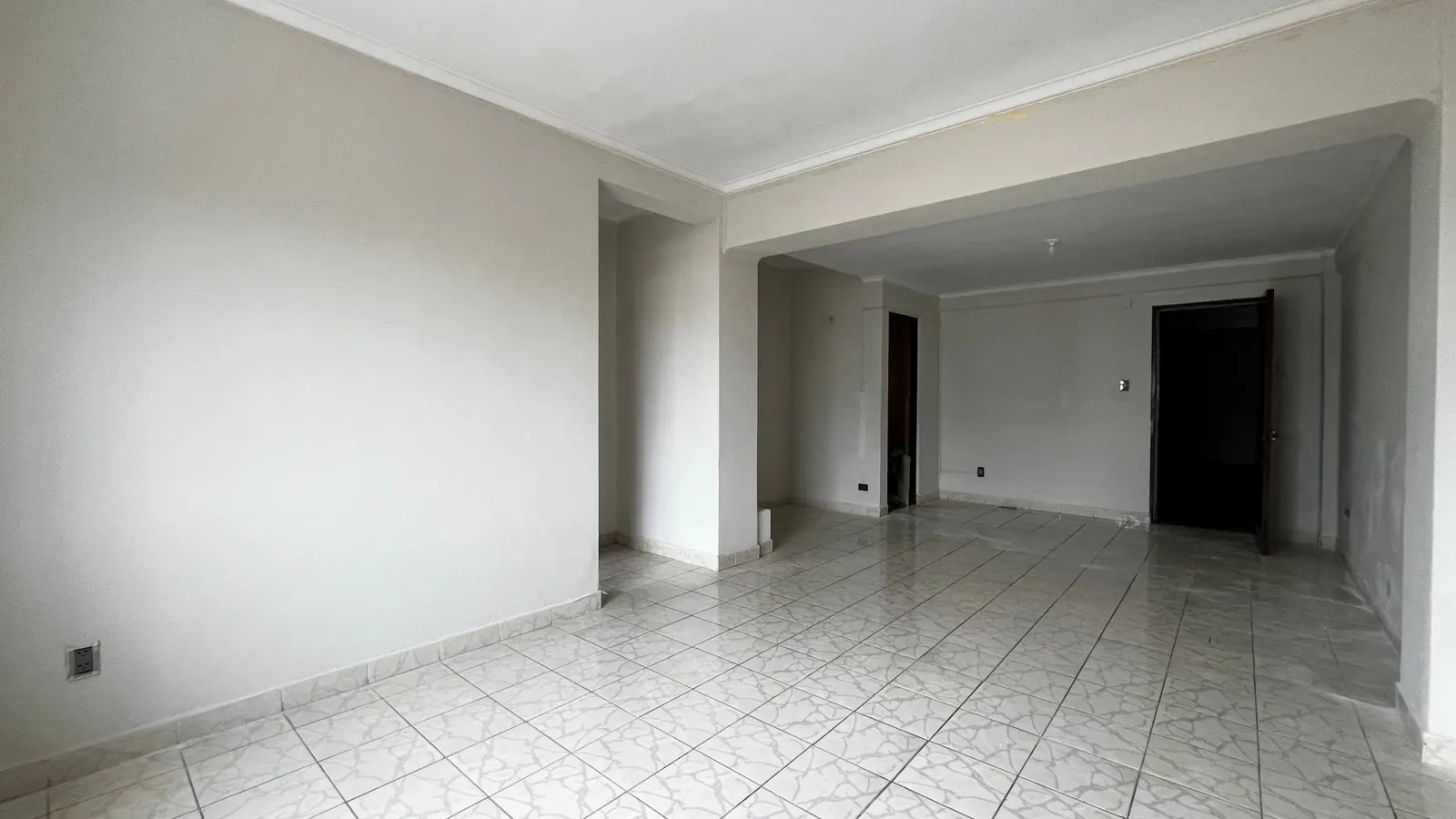 Sala comedor e ingreso a las habitaciones