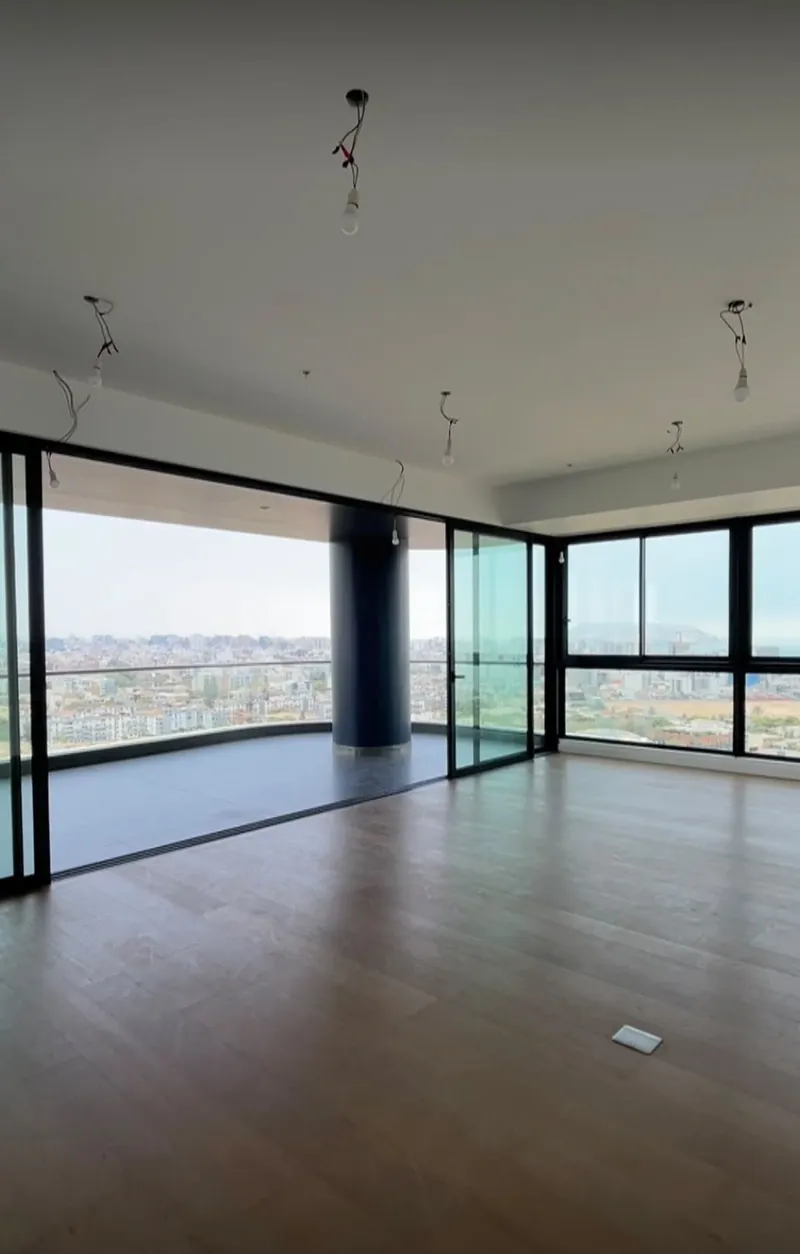 Salón con mamparas a la terraza
