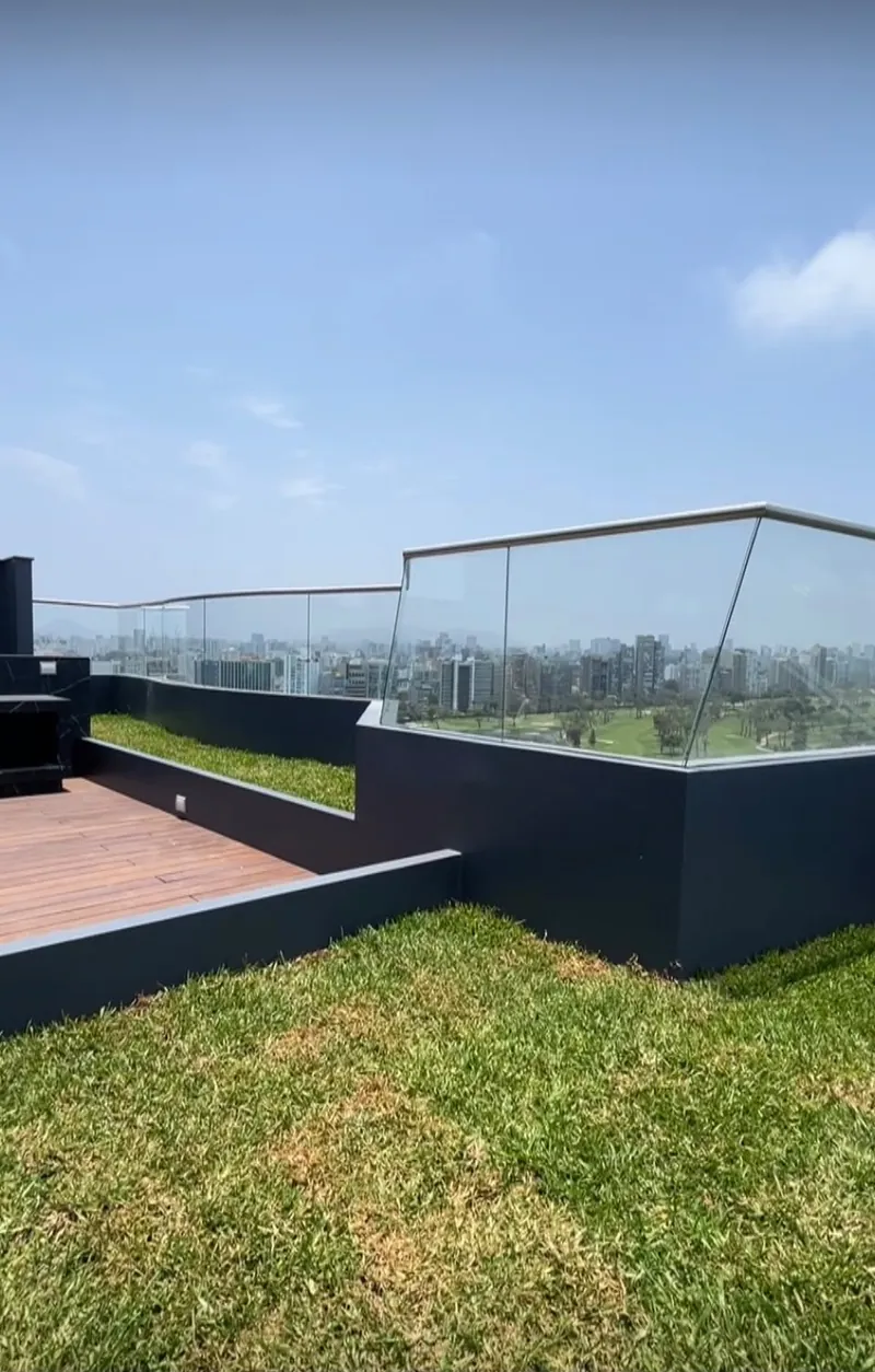 Terraza con áreas verdes y vista al golf