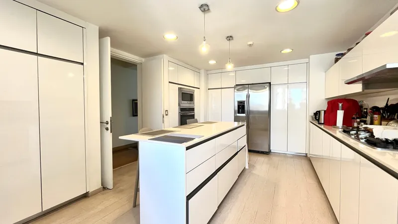 Cocina amplia con isla