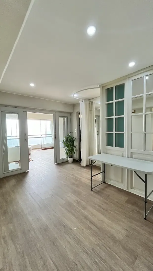 Antesala para estudio o sala de TV