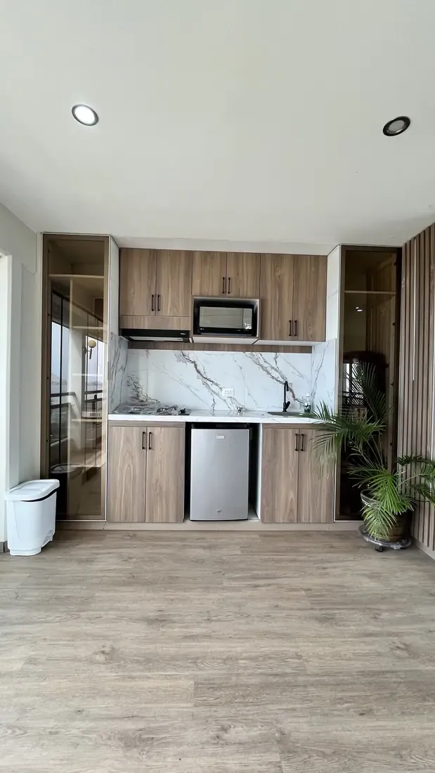 Cocina americana con refrigeradora