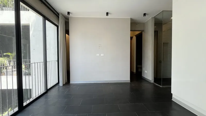 Dormitorio con baño integrado